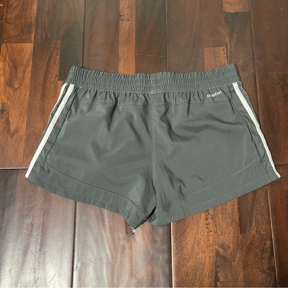 NWT Adidas Aeroready Shorts Women’s Medium Gray Athletic Training - Picture 8 of 9